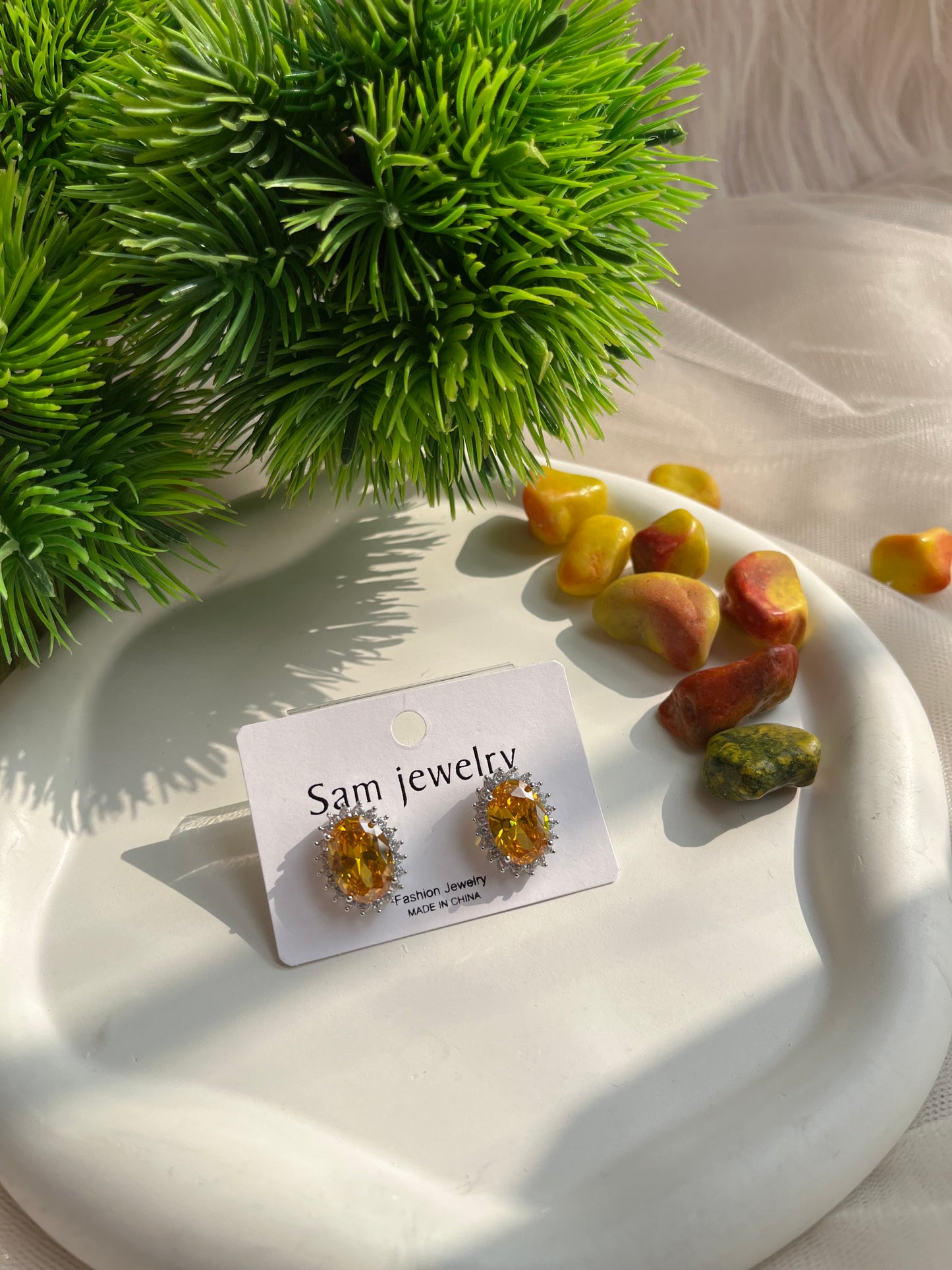 Mango studs