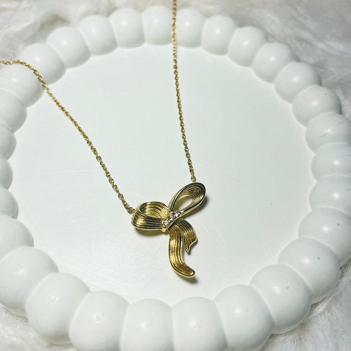 Bow Necklace