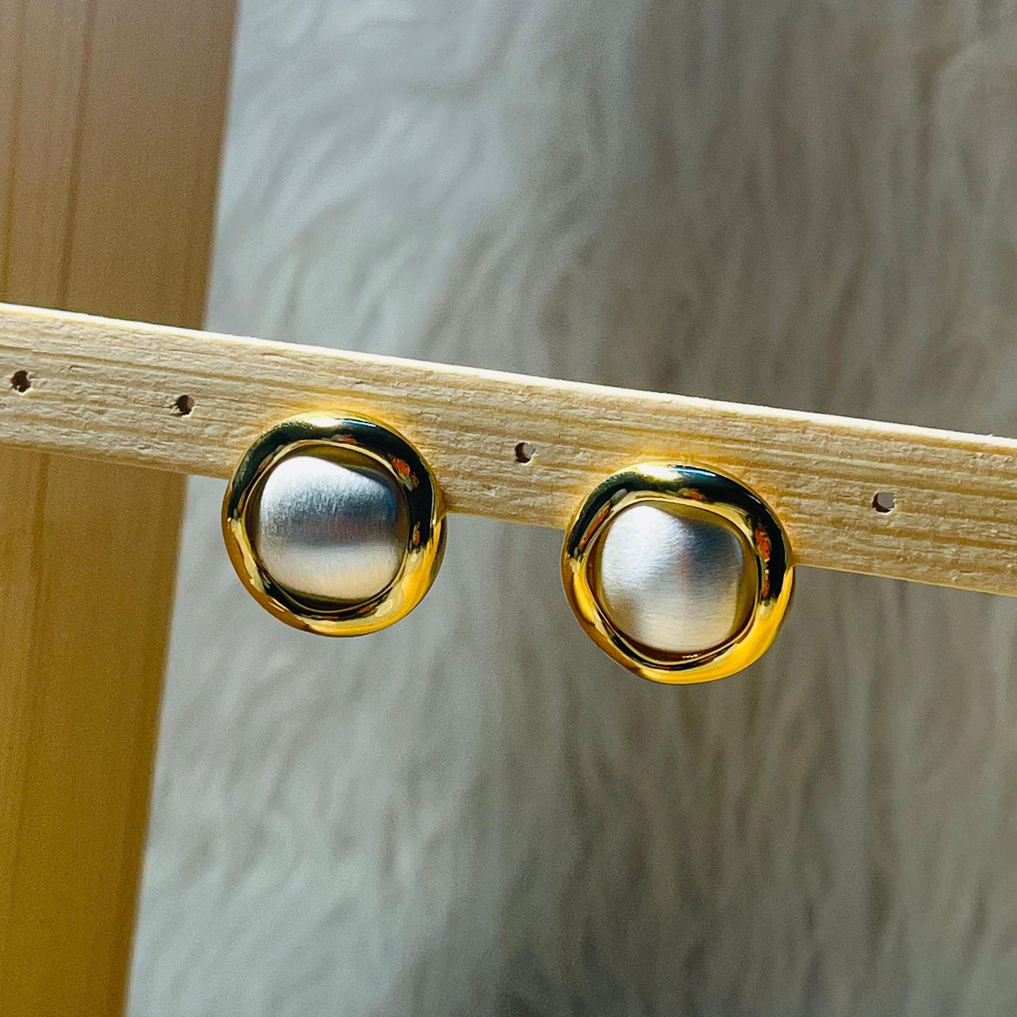Metal Rounded Pearl Hoops