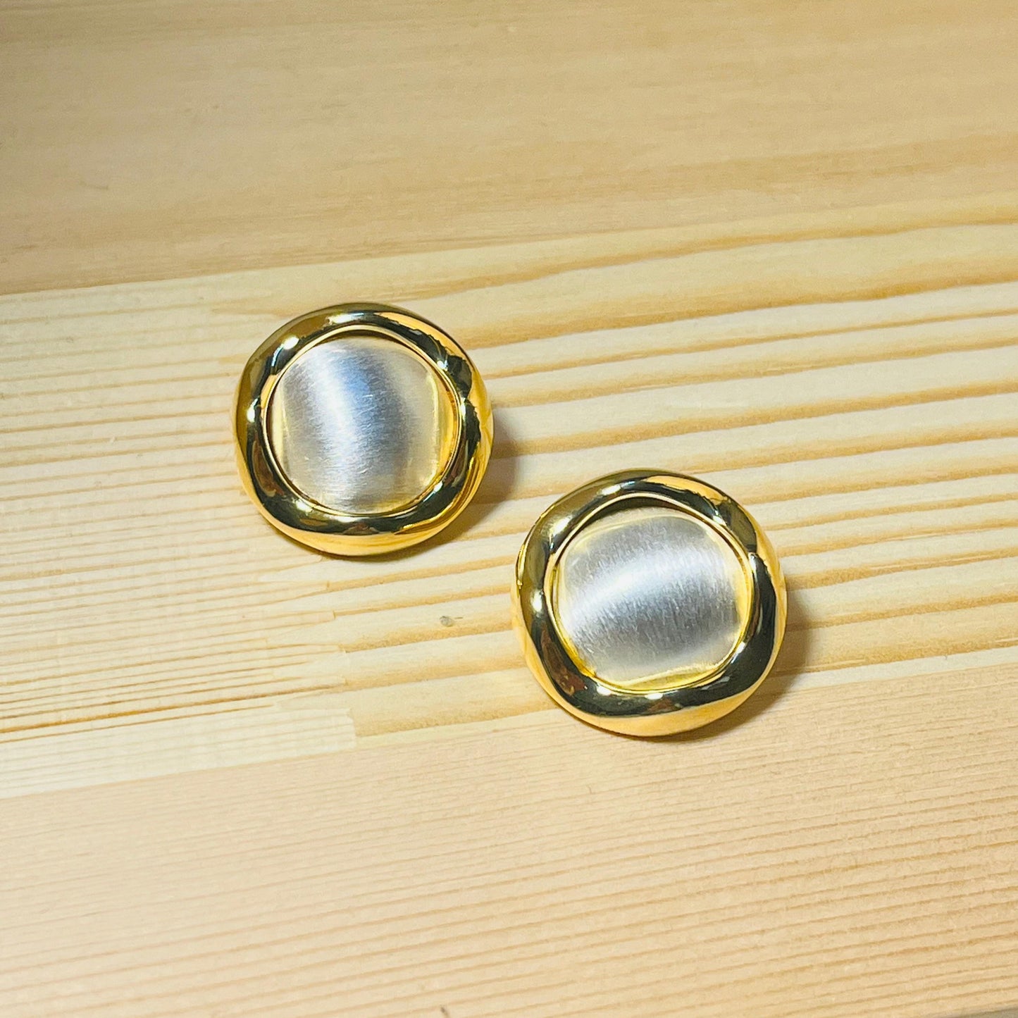Metal Rounded Pearl Hoops