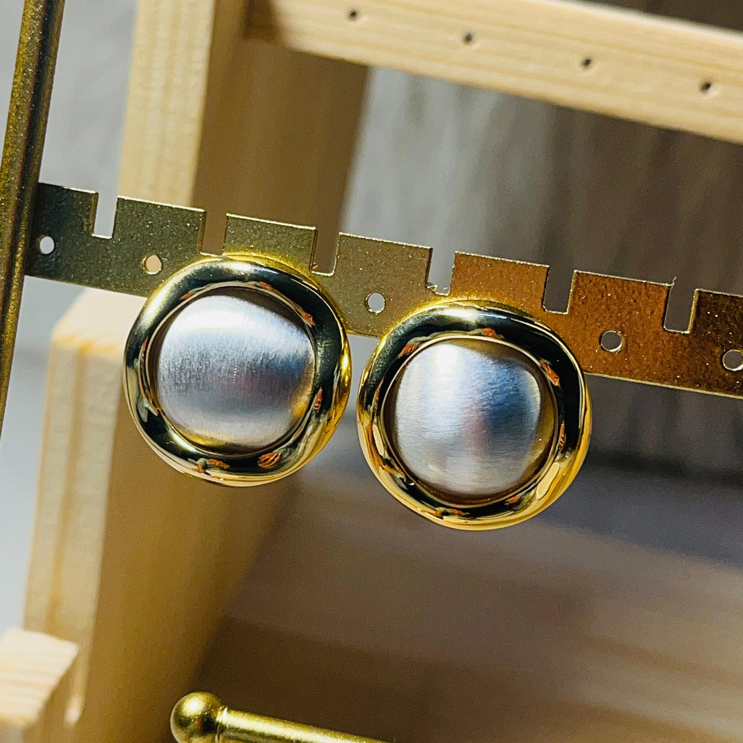 Metal Rounded Pearl Hoops