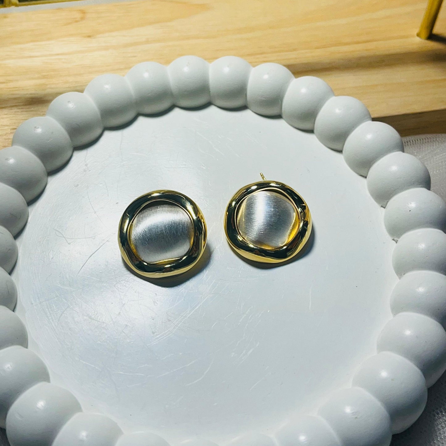 Metal Rounded Pearl Hoops