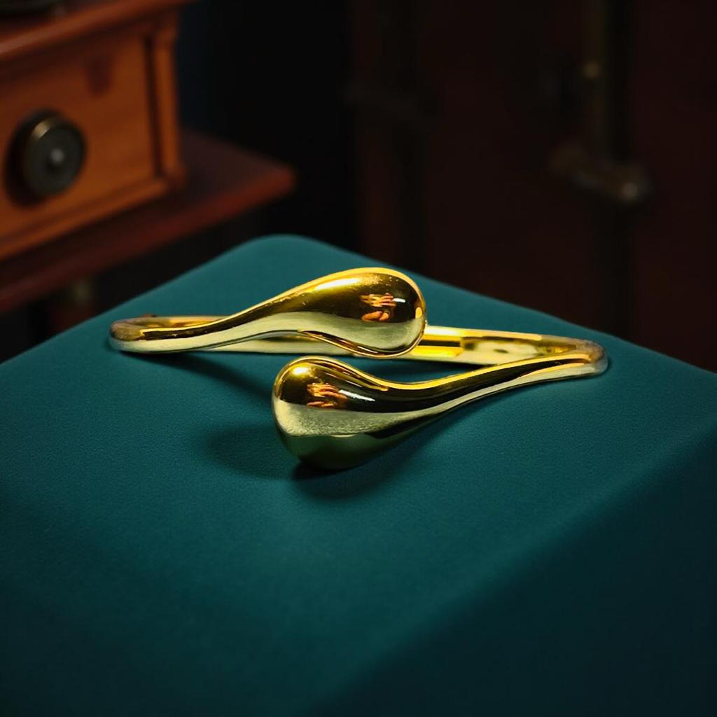Women Cuffs