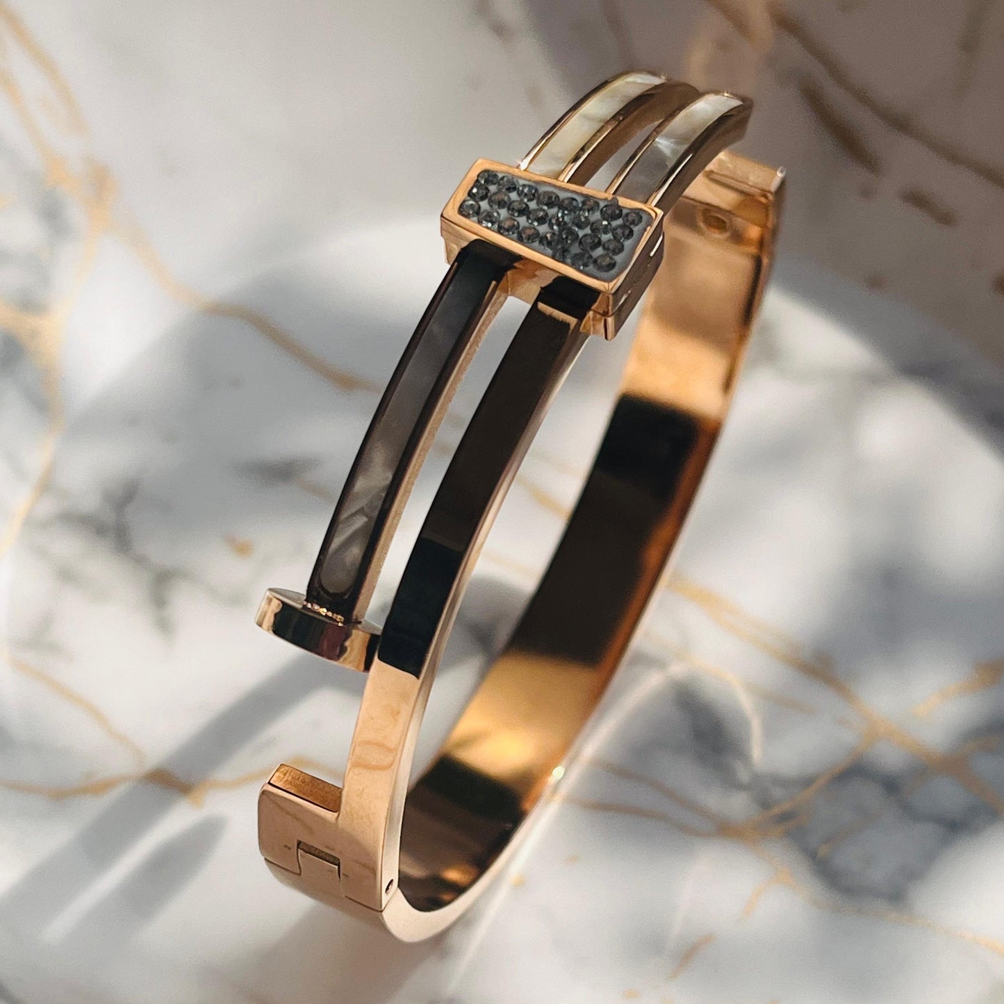WRIST SHIMMER BRACELET