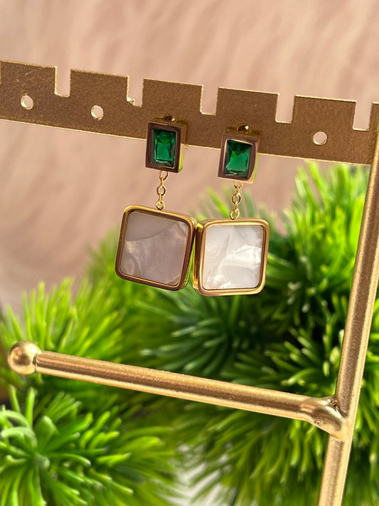 Emerald white earrings